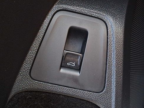 Used 2019 Volkswagen Tiguan SEL Premium AWD/4WD image 25