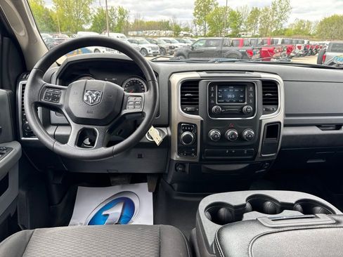 Used 2019 RAM 1500 Classic Warlock AWD/4WD image 6