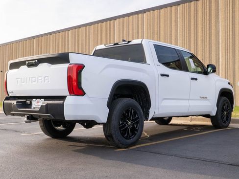New 2026 Toyota Tundra SR5 AWD/4WD image 9