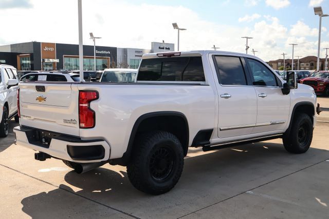 Used 2025 Chevrolet Silverado 2500 High Country w/ High Country Premium Package AWD/4WD image 6