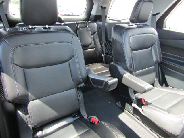 Used 2024 Ford Explorer Limited w/ Limited Technology Package AWD/4WD image 15
