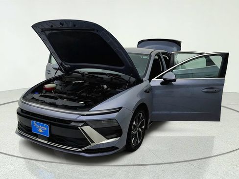 Used 2025 Hyundai Sonata SEL FWD image 26