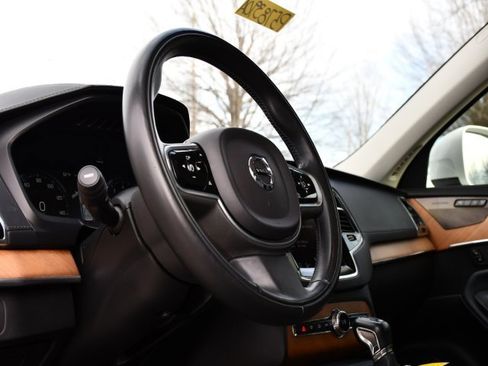 Used 2020 Volvo XC90 T6 Inscription w/ Protection Package Premier image 10