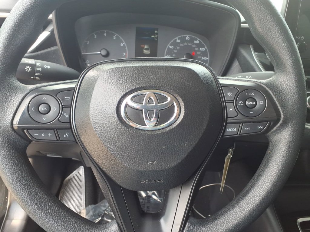 Used 2025 Toyota Corolla LE FWD image 7