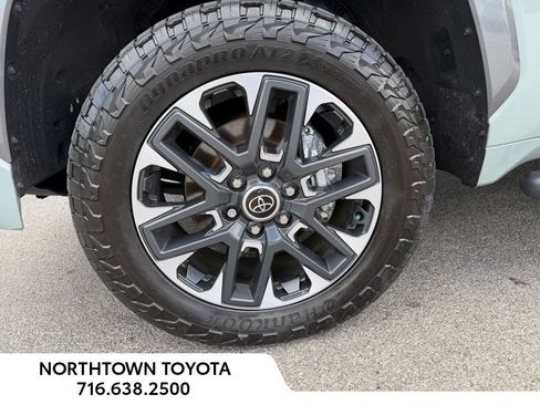 Used 2024 Toyota Tundra Limited AWD/4WD image 11