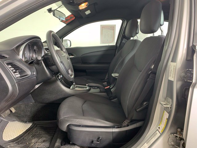 Used 2013 Chrysler 200 LX FWD image 15