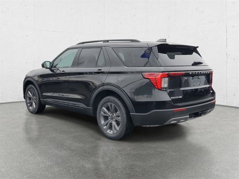 New 2026 Ford Explorer Active w/ Active Comfort Package image 5