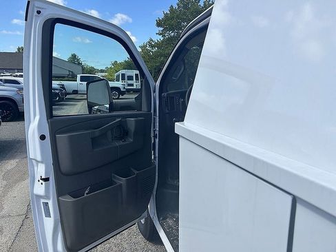 New 2025 Chevrolet Express 3500 w/ Power Convenience Package image 14