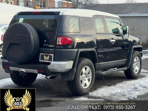 Used 2008 Toyota FJ Cruiser 4WD image 4