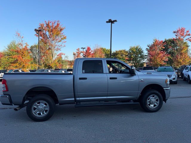 Used 2024 RAM 3500 Tradesman w/ Chrome Appearance Group AWD/4WD image 6