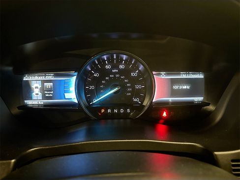 Used 2018 Ford Explorer XLT w/ Equipment Group 202A image 13