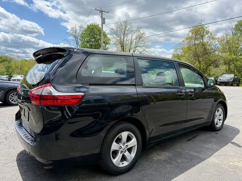 Used 2015 Toyota Sienna L FWD image 6