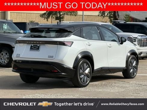 Used 2023 Nissan Ariya AWD image 6