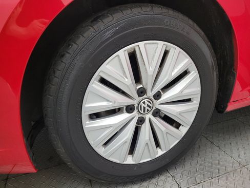 Used 2019 Volkswagen Jetta S w/ Driver Assistance Package image 31