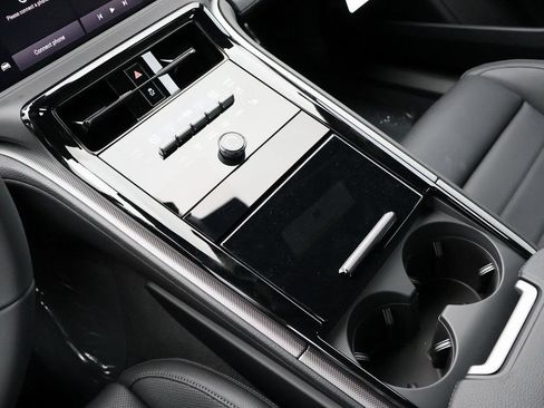 Certified 2025 Porsche Panamera 4 AWD/4WD image 24