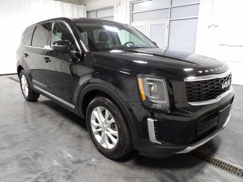 Used 2022 Kia Telluride LX FWD image 2