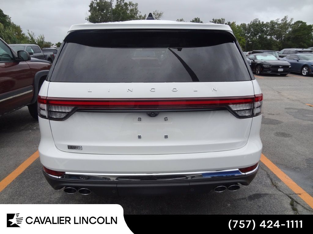 Used 2026 Lincoln Aviator AWD image 5