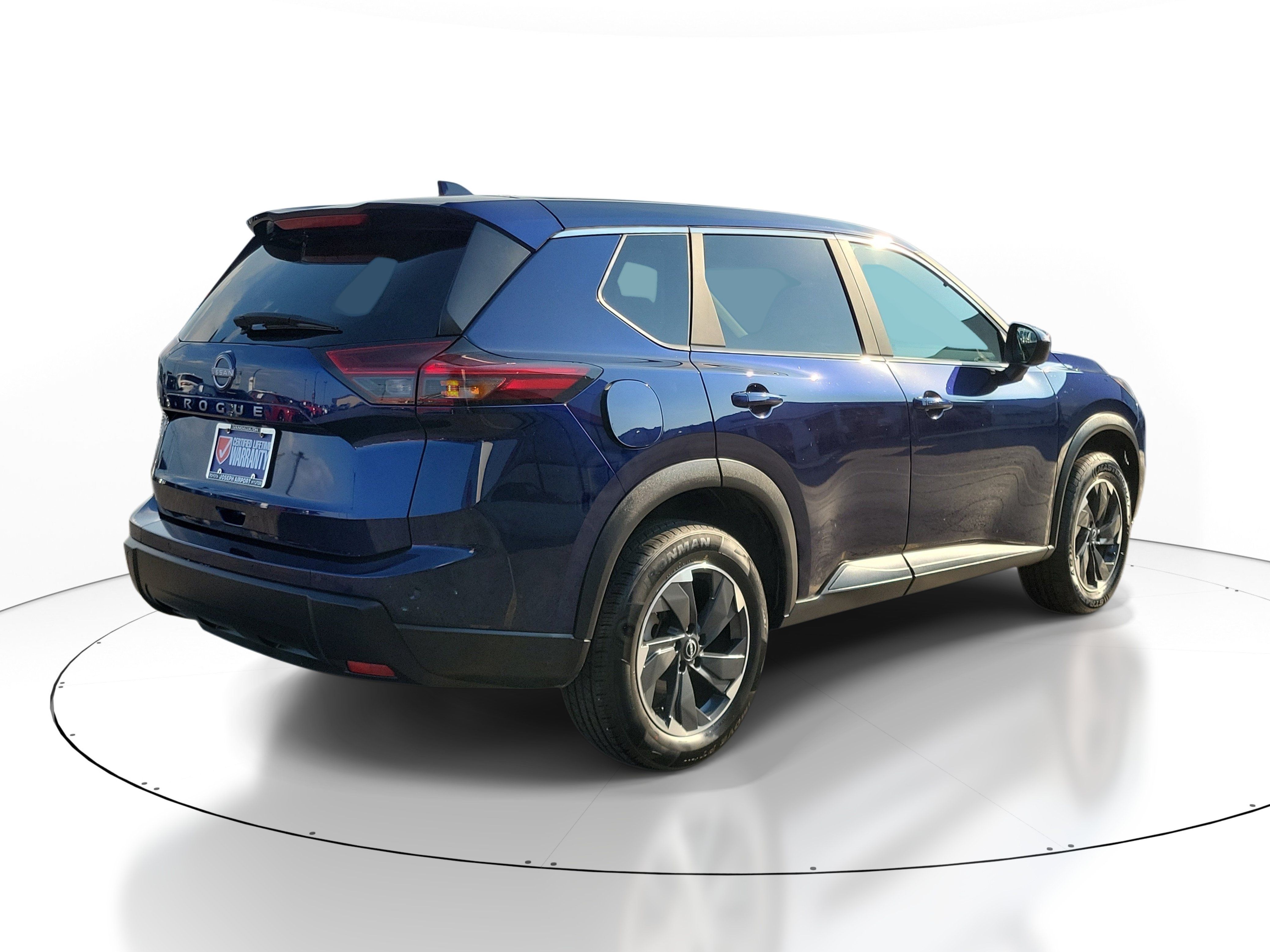 Used 2025 Nissan Rogue SV FWD image 4