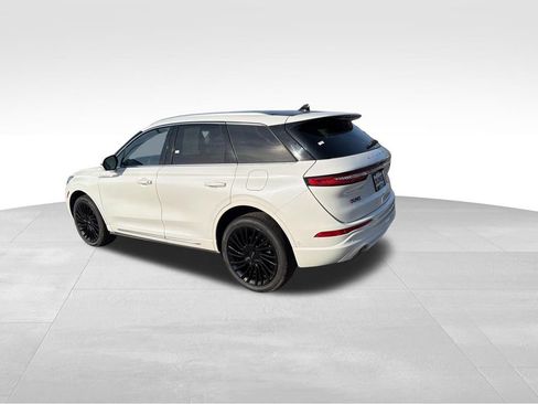 Used 2022 Lincoln Corsair Reserve w/ Equipment Group 201A AWD/4WD image 8