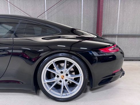 Used 2019 Porsche 911 Carrera image 11