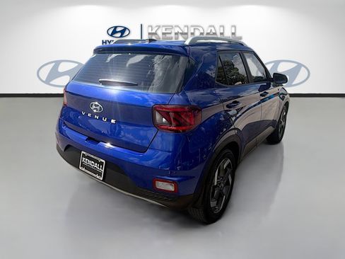 Used 2023 Hyundai Venue SEL w/ Cargo Package FWD image 6