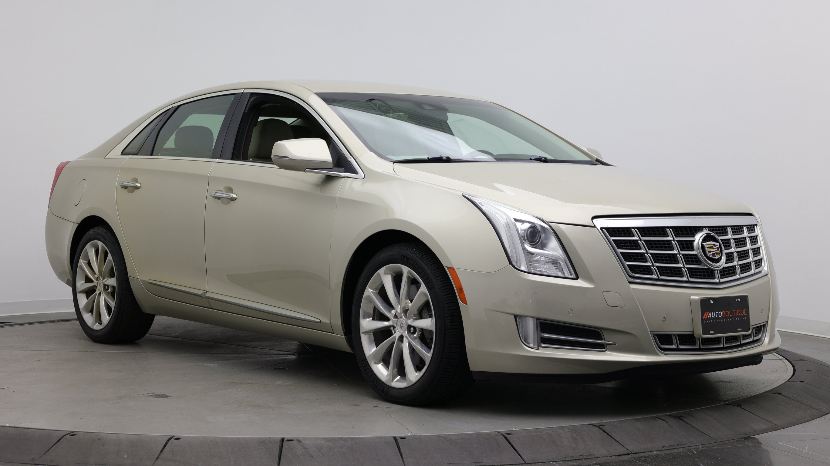 Used 2014 Cadillac XTS Luxury w/ Driver Awareness Package AWD/4WD image 3