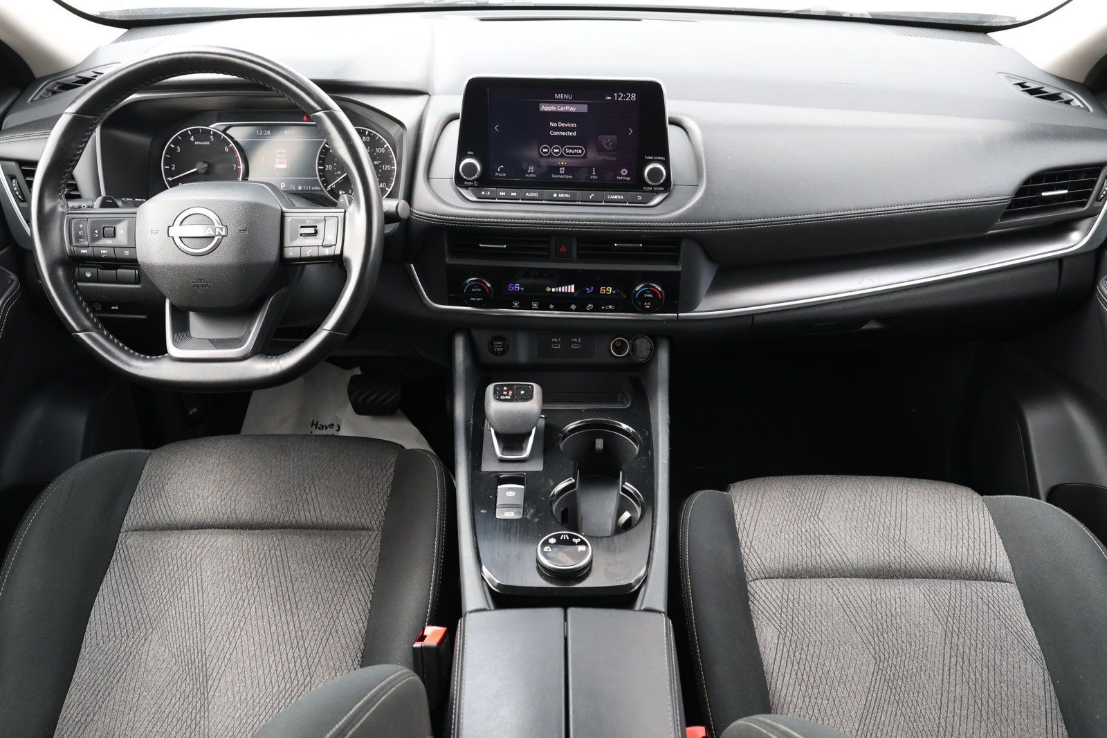 Used 2025 Nissan Rogue SV AWD/4WD image 2