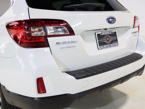 Used 2017 Subaru Outback 2.5i Limited AWD/4WD image 63