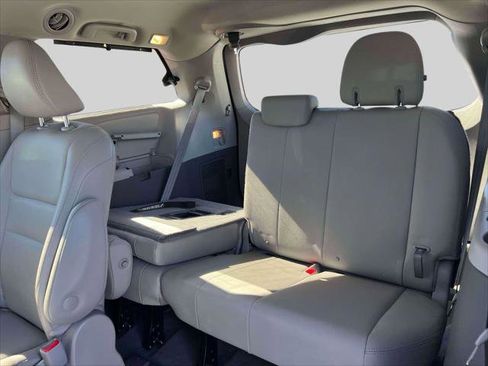 Certified 2020 Toyota Sienna XLE image 15