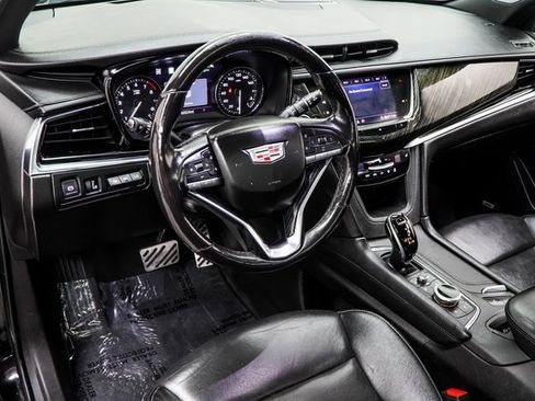 Used 2020 Cadillac XT6 Premium Luxury image 14