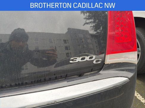 Used 2016 Chrysler 300 C image 8