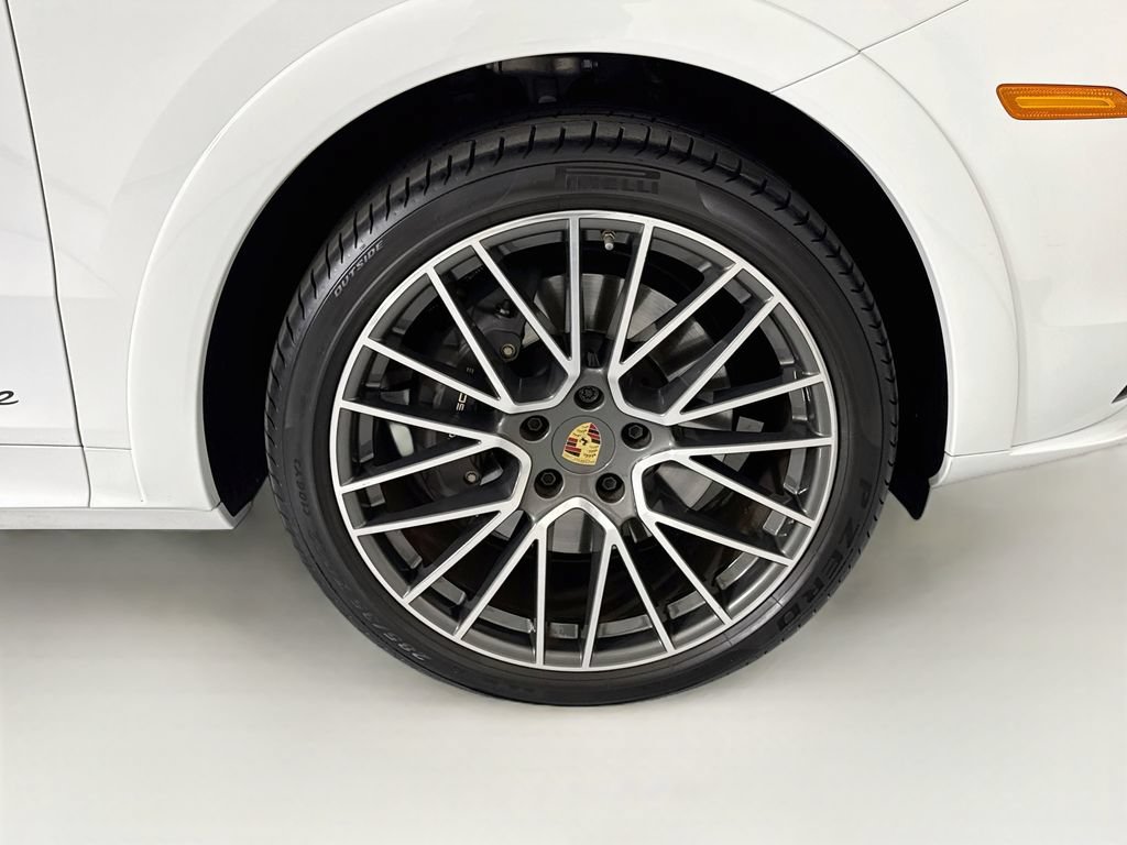 Used 2023 Porsche Cayenne Coupe AWD/4WD image 32