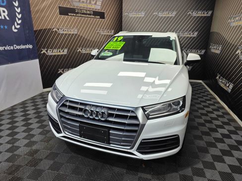 Used 2019 Audi Q5 2.0T Premium w/ Convenience Package image 3
