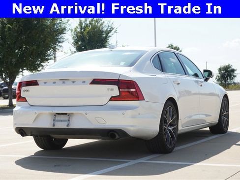 Used 2018 Volvo S90 T5 Momentum w/ Convenience Package image 8