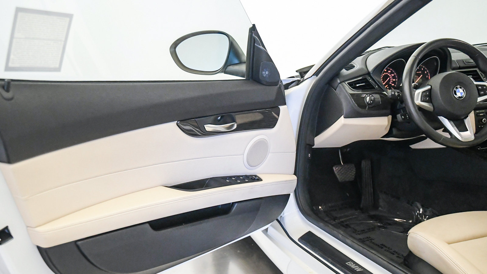 Used 2016 BMW Z4 sDrive28i RWD image 27