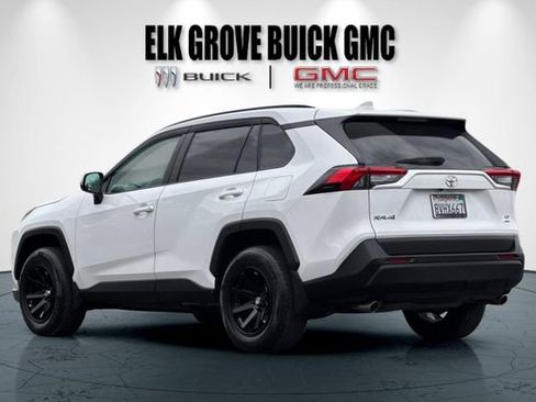 Used 2021 Toyota RAV4 LE AWD/4WD image 6