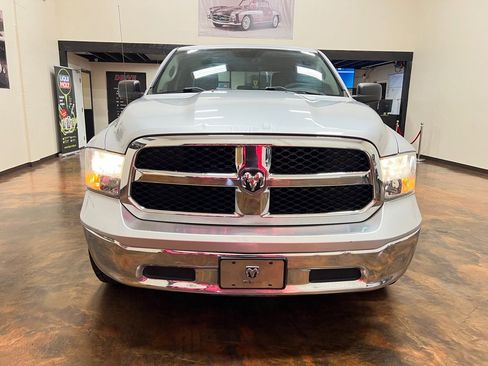 Used 2017 RAM 1500 Classic SLT image 4