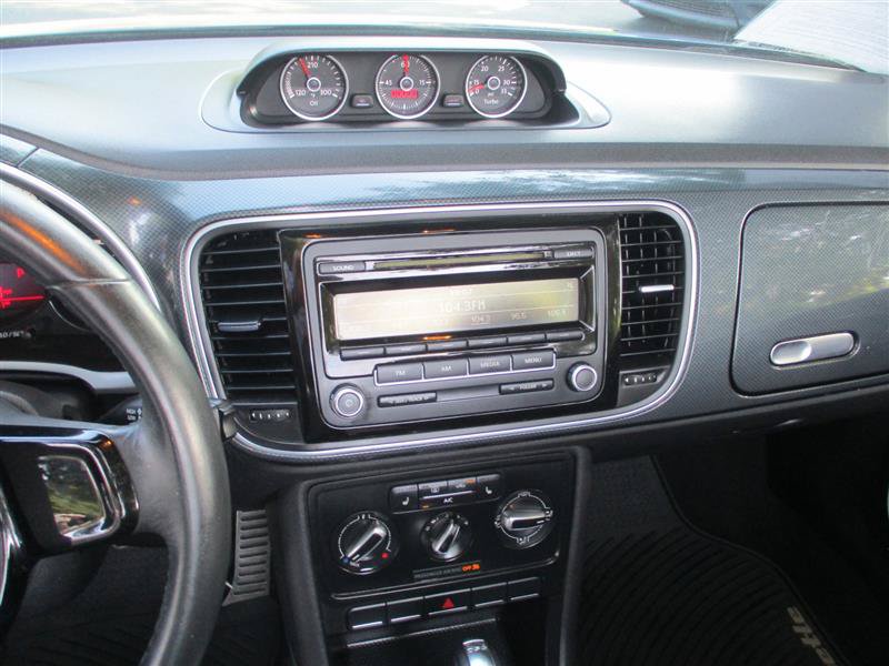 Used 2013 Volkswagen Beetle 2.0T FWD image 14