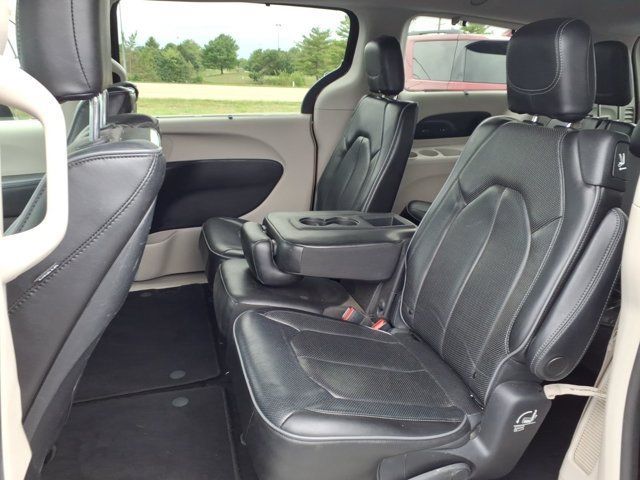 Used 2019 Chrysler Pacifica Limited FWD image 26