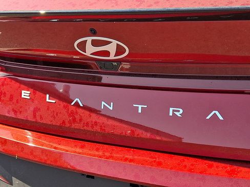 Certified 2025 Hyundai Elantra Sport image 30