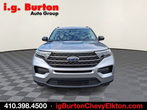Used 2022 Ford Explorer XLT w/ Class IV Trailer Tow Package RWD image 2