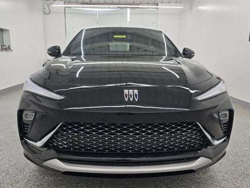 Used 2025 Buick Envista Avenir FWD image 2