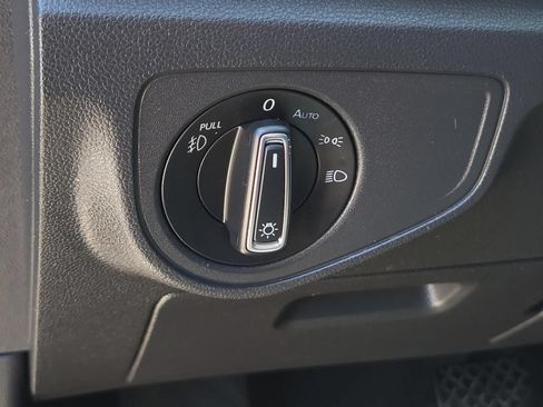 Used 2019 Volkswagen Atlas SE w/ Panoramic Sunroof Package FWD image 26