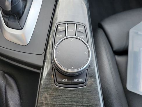 Used 2018 BMW 330i xDrive 330i xDrive w/ Convenience Package image 16