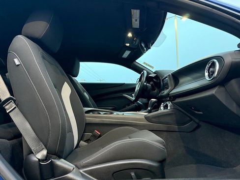 Used 2021 Chevrolet Camaro LT w/ RS Package image 16