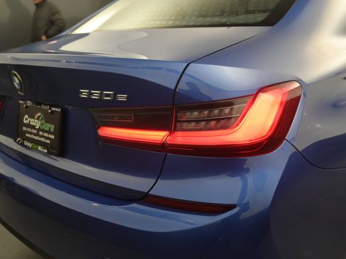 Used 2021 BMW 330e xDrive 330e xDrive Plug-In Hybrid w/ M Sport Package image 16