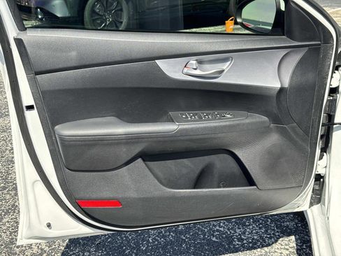 Used 2024 Kia Forte LXS FWD image 16