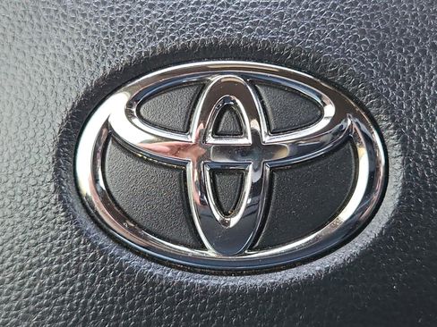 Used 2022 Toyota Corolla SE w/ Carpet Mat Package (TMS) image 20