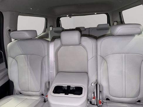 Used 2024 Jeep Wagoneer Series II w/ Flexible Seating Group image 38