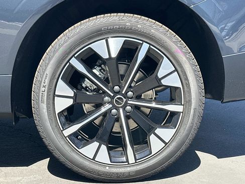 Certified 2026 Volvo XC60 B5 Plus w/ Protection Package Premier image 23